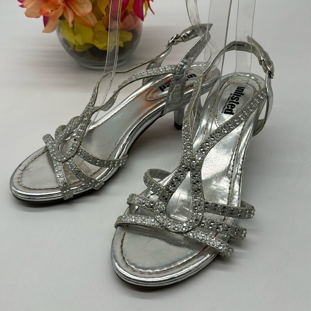 Unlisted Silver Sparkly Evening Sandals Size 6 MCS6821H